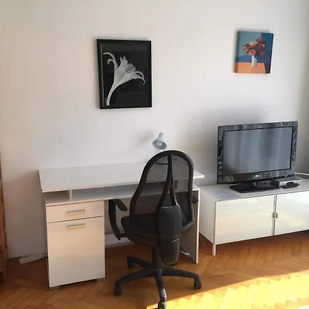 Homestay Schones Und Sonniges Balkonzimmer *