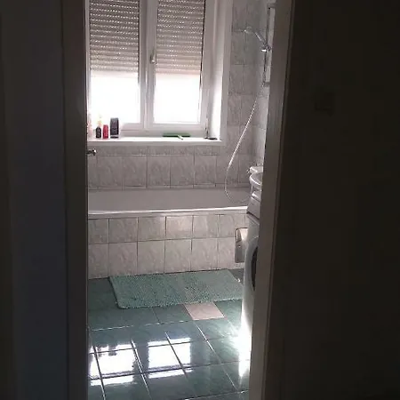 Privat bolig Schones Und Sonniges Balkonzimmer *